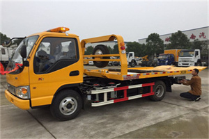 东直门外哪里有拖车服务