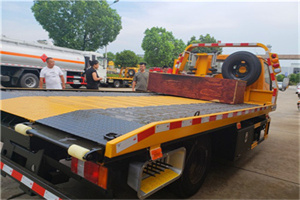 东直门外附近拖车电话号码服务