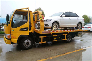 东直门外附近拖车救援24小时服务热线